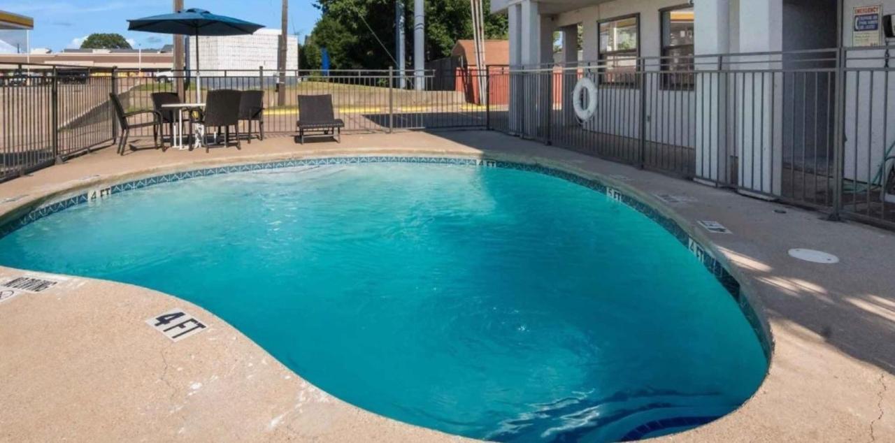 Motel 6 Irving - Loop 12 Bagian luar foto