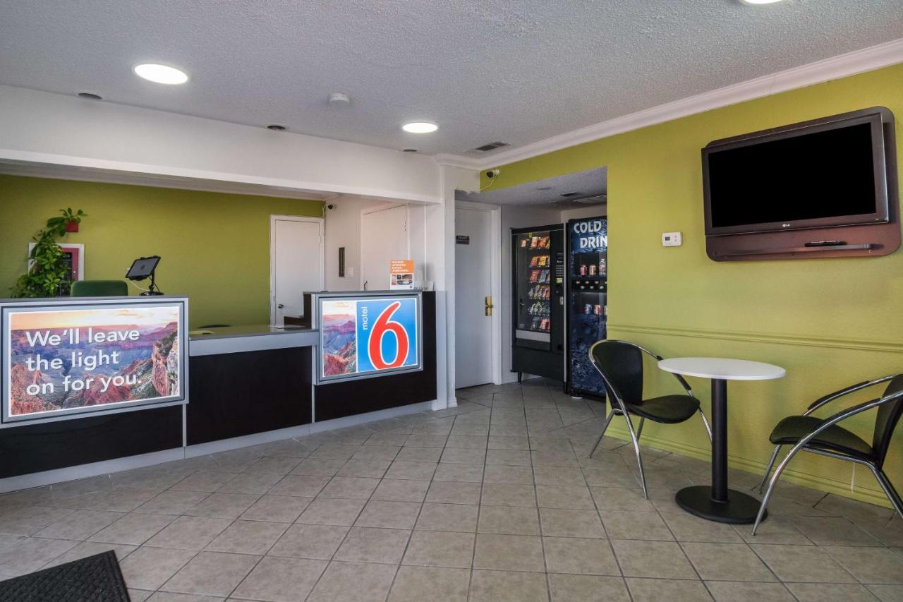 Motel 6 Irving - Loop 12 Bagian luar foto