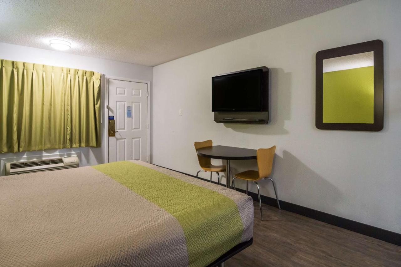 Motel 6 Irving - Loop 12 Bagian luar foto