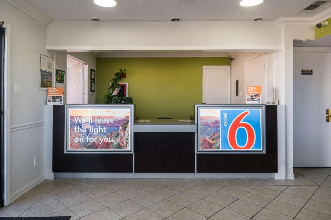 Motel 6 Irving - Loop 12 Bagian luar foto