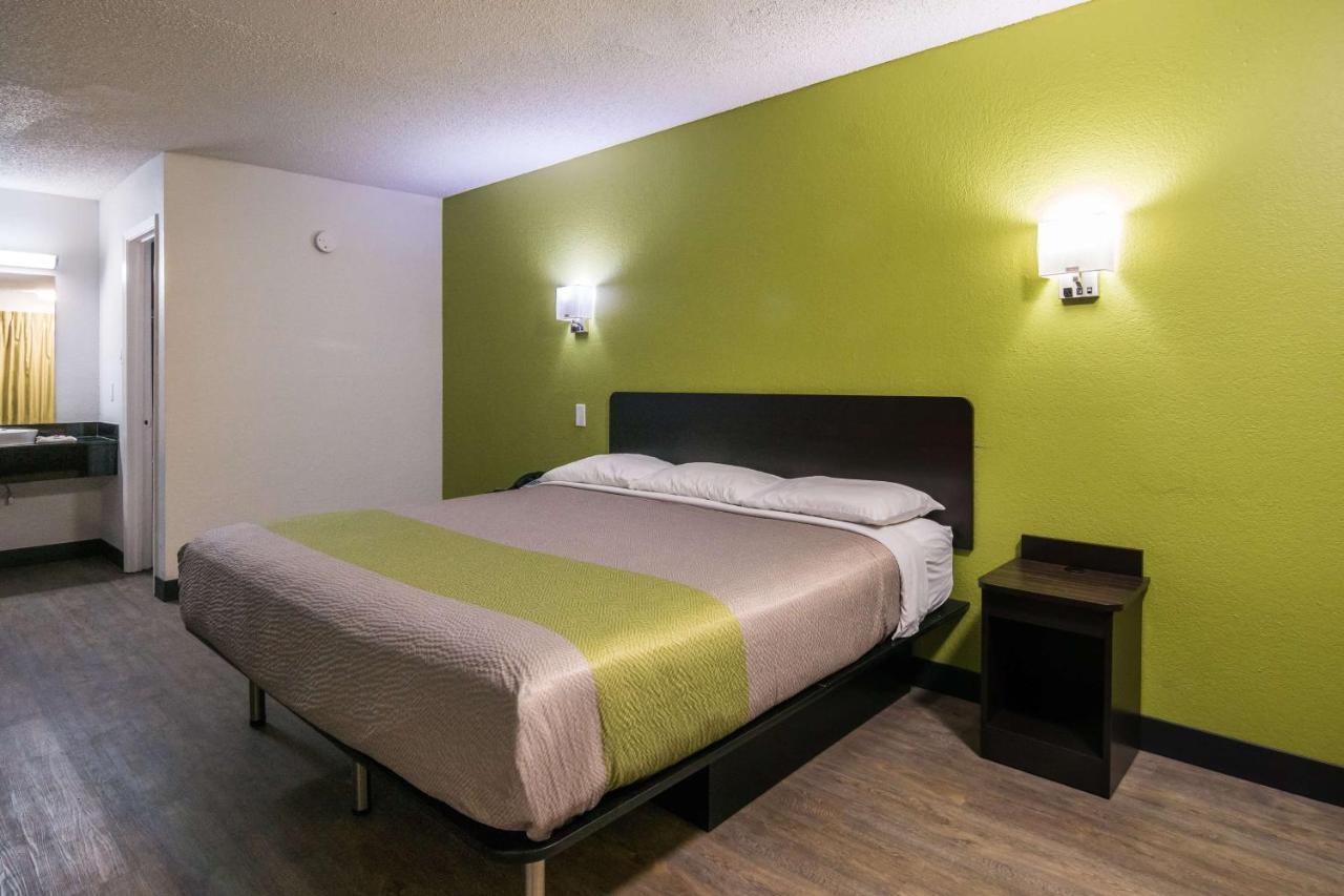 Motel 6 Irving - Loop 12 Bagian luar foto